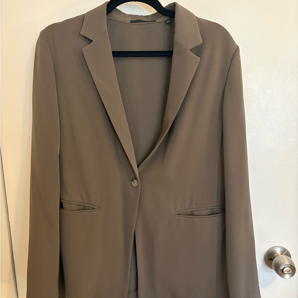 Uniqlo Women's Tan Blazer